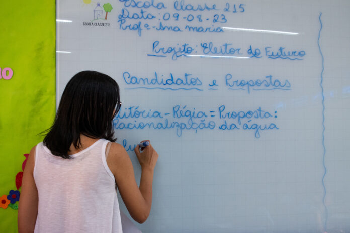 Capa nova lei magistério (1)